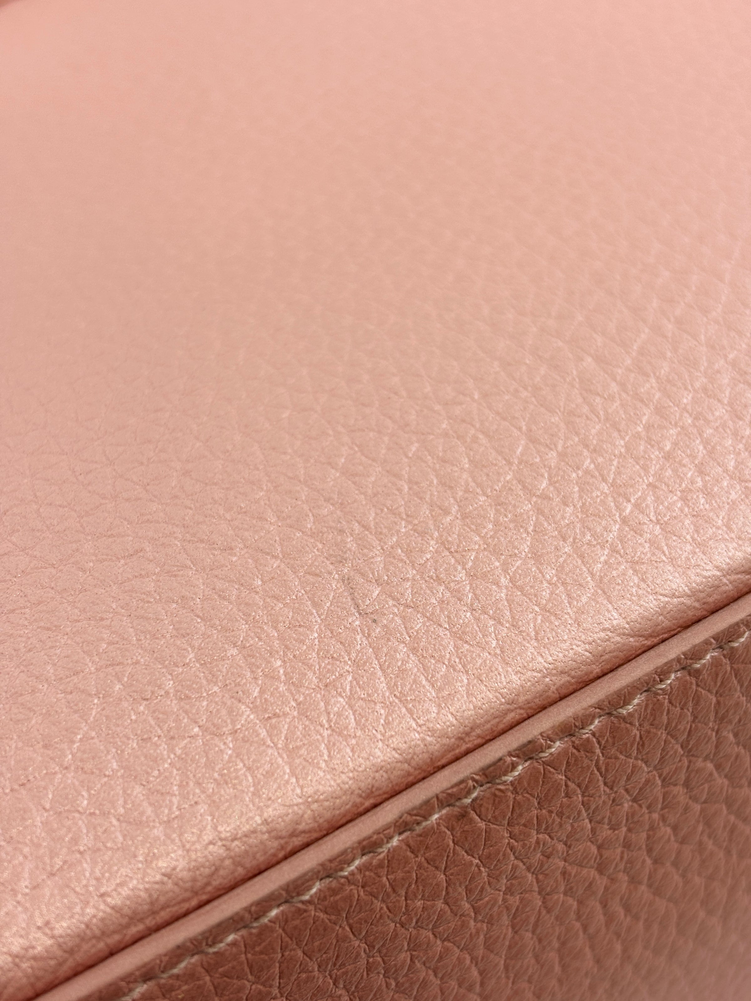 Capucines BB Metallic Taurillon Pearly Pink RGHW