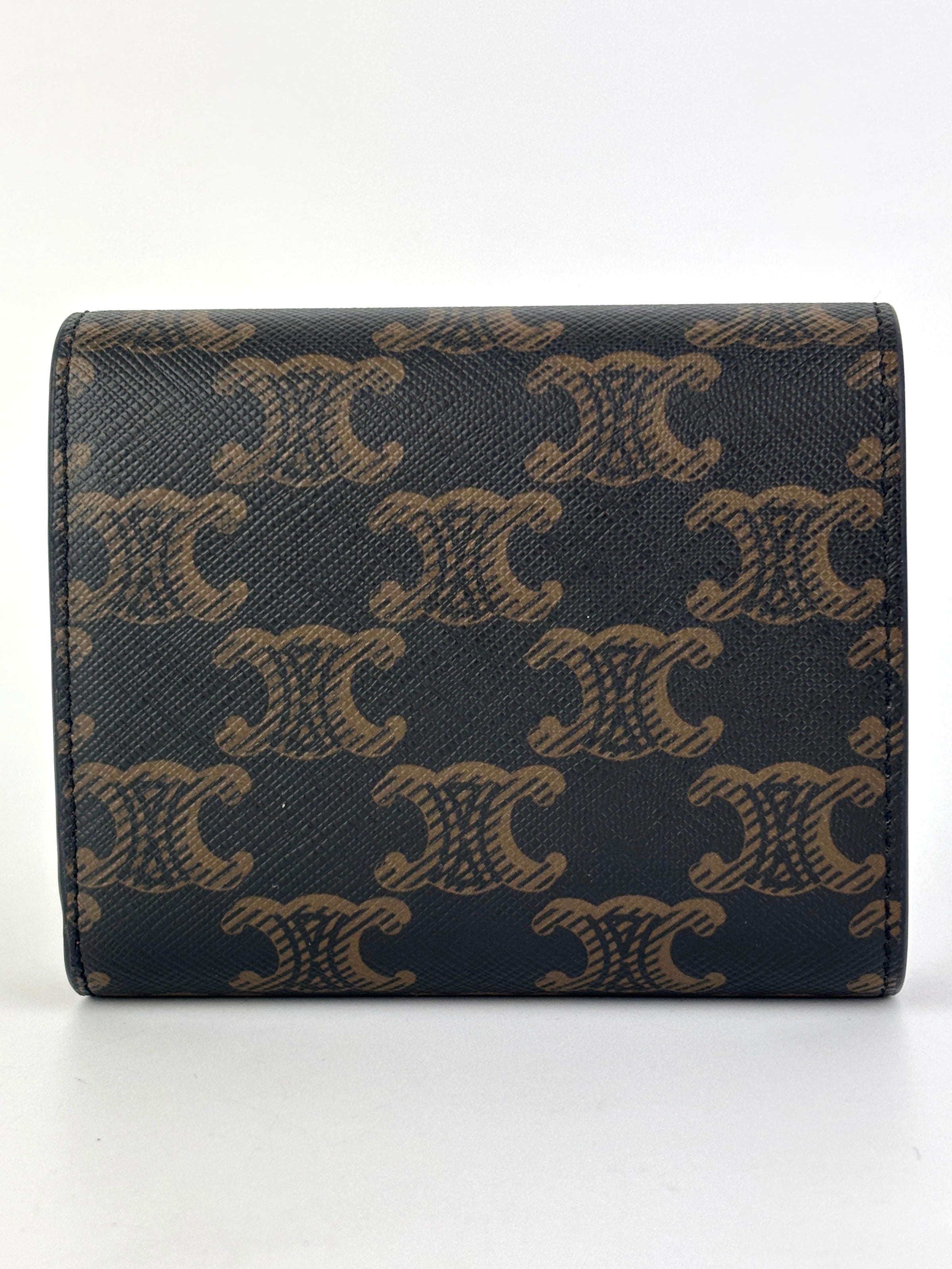 Small Flap Wallet Triomphe inTriomphe Canvas - Glampot