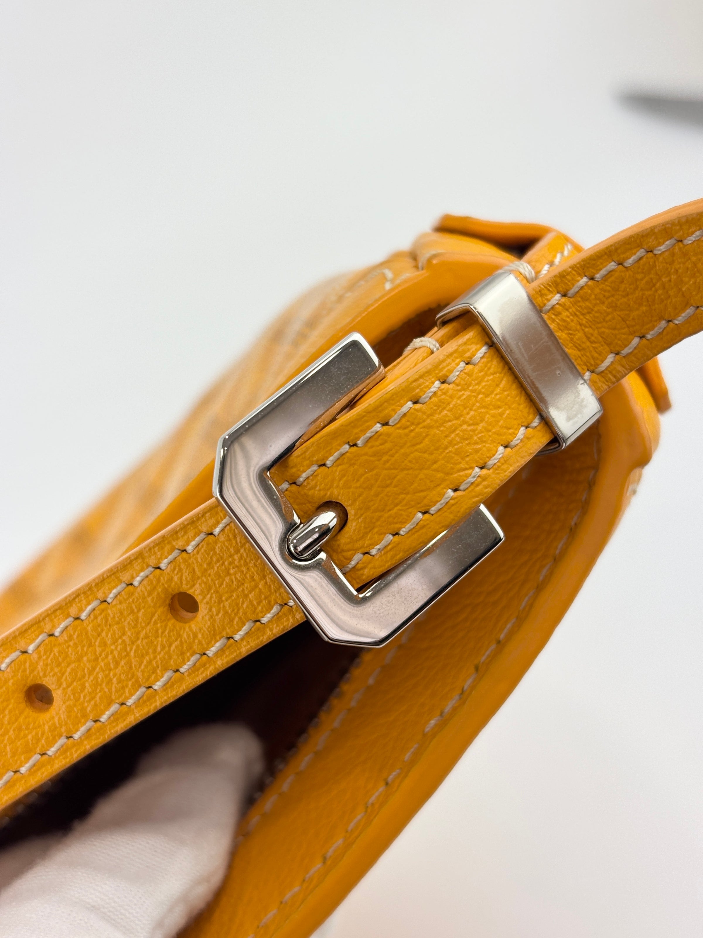 Hirondelle Crescent Crossbody Yellow SHW