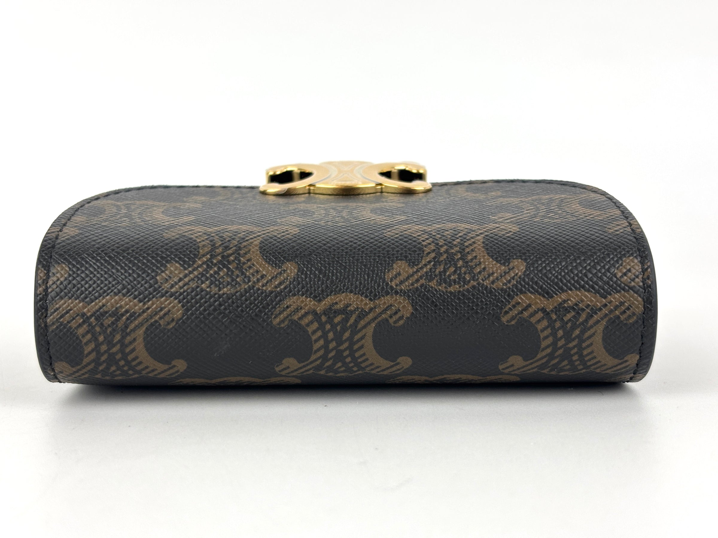 Small Flap Wallet Triomphe inTriomphe Canvas - Glampot