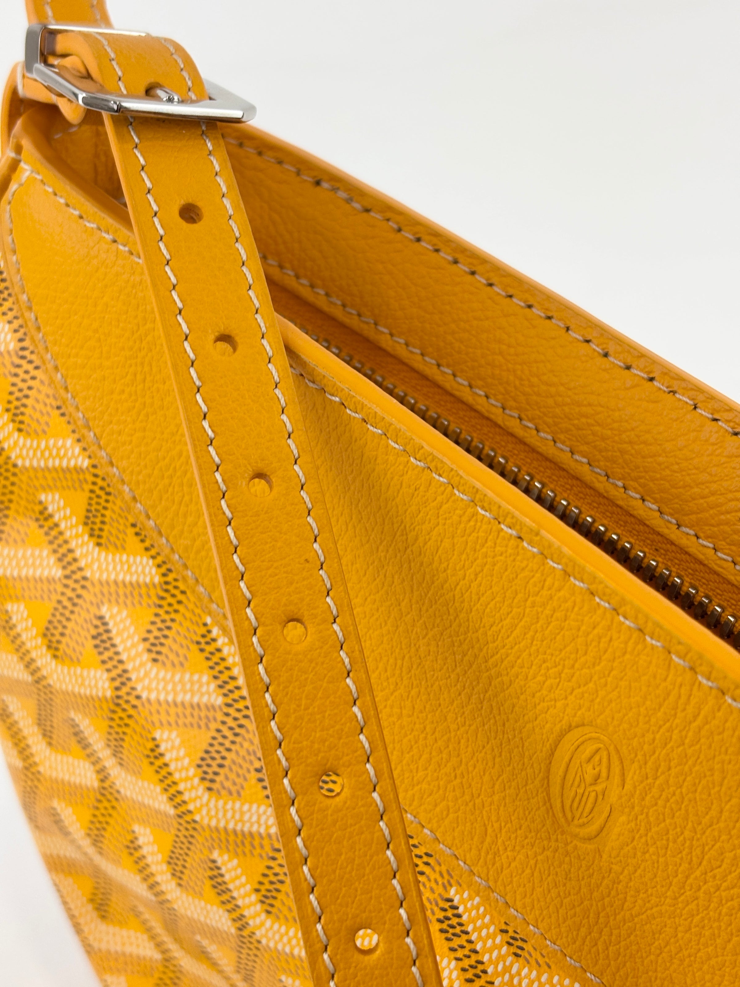 Hirondelle Crescent Crossbody Yellow SHW