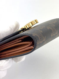 Small Flap Wallet Triomphe inTriomphe Canvas - Glampot