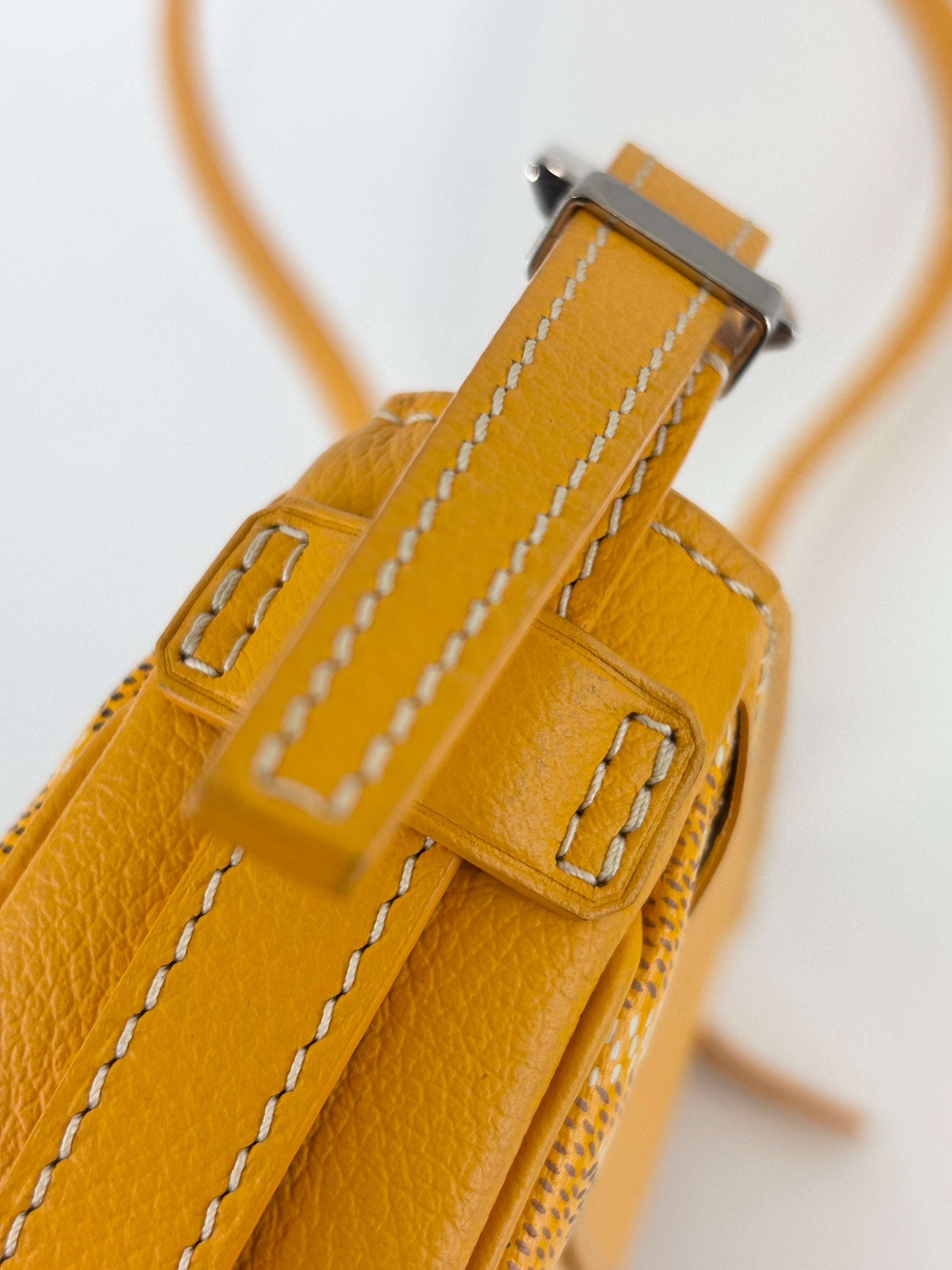Hirondelle Crescent Crossbody Yellow SHW