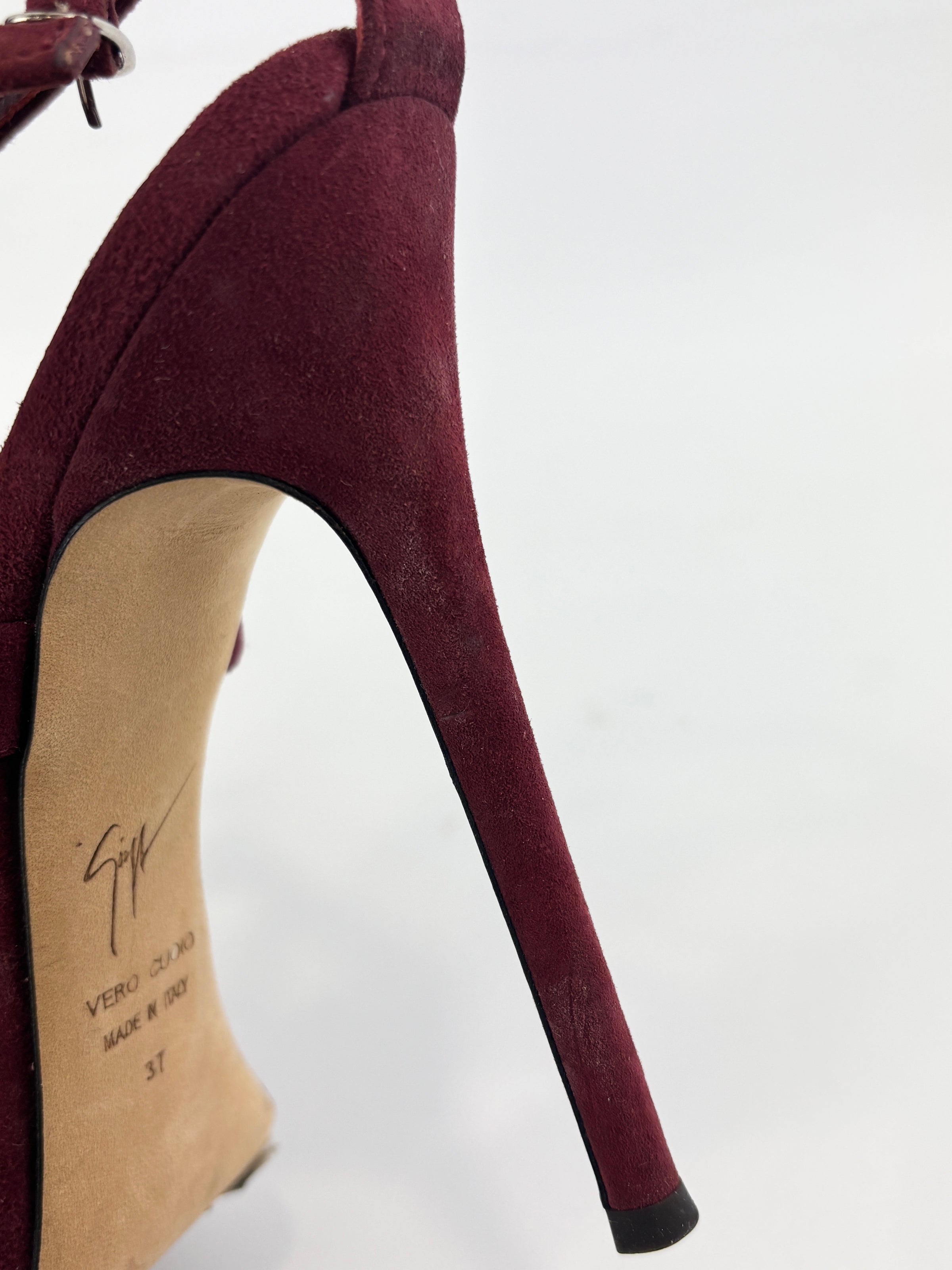 New Cruel 105 Size 37