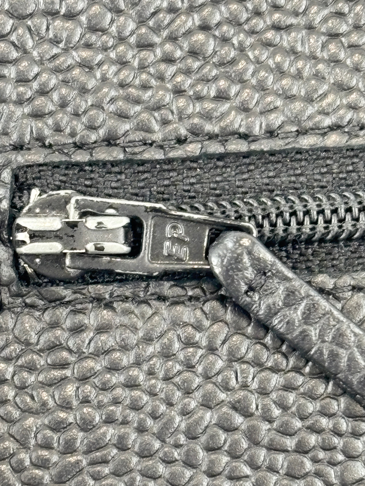 Wallet on Chain in Black Caviar GHW
