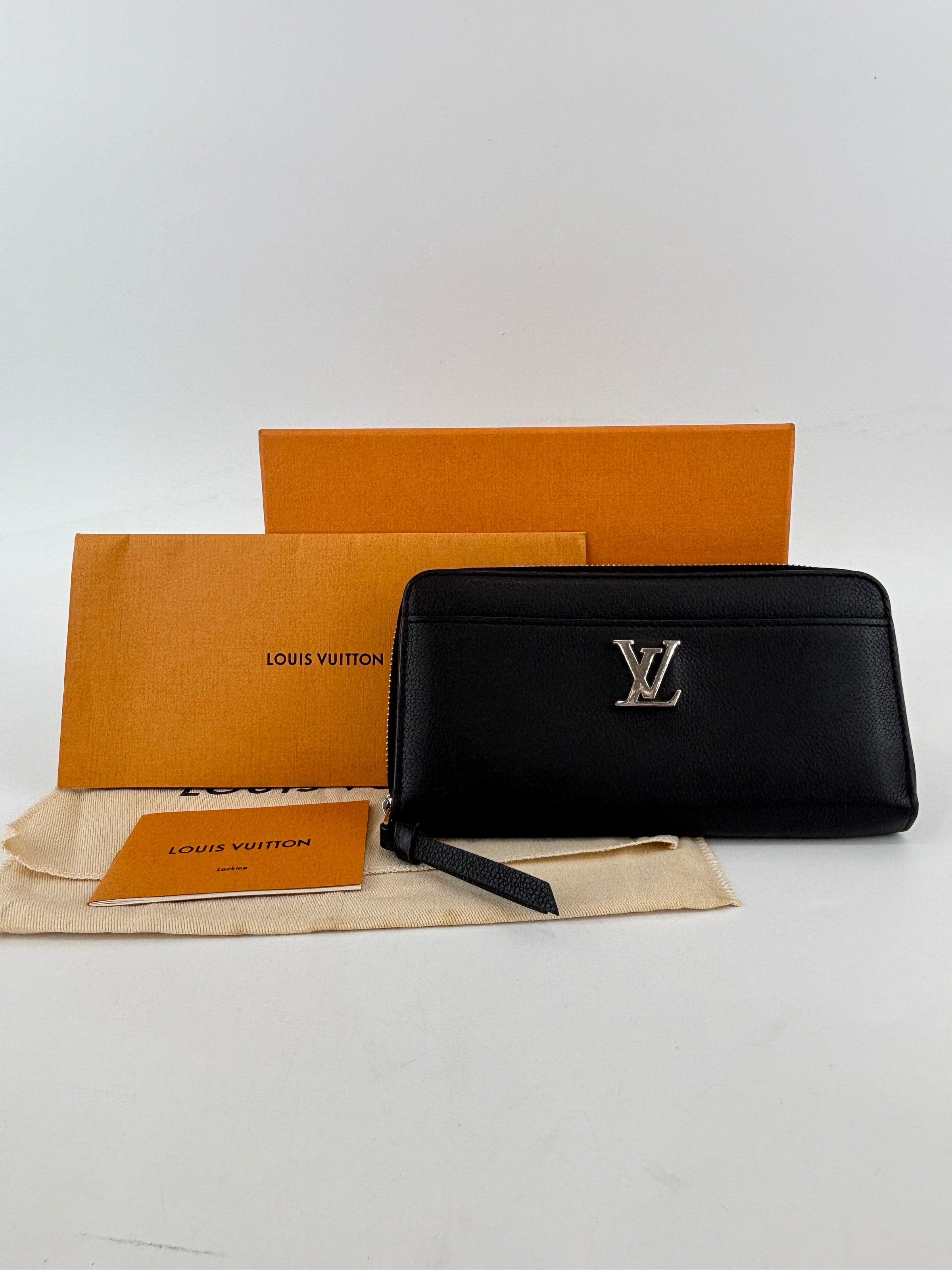 M62622 Lockme Zippy Wallet Black