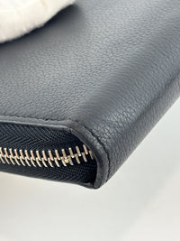 M62622 Lockme Zippy Wallet Black