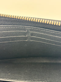 M62622 Lockme Zippy Wallet Black