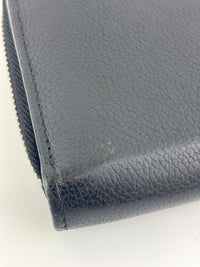 M62622 Lockme Zippy Wallet Black