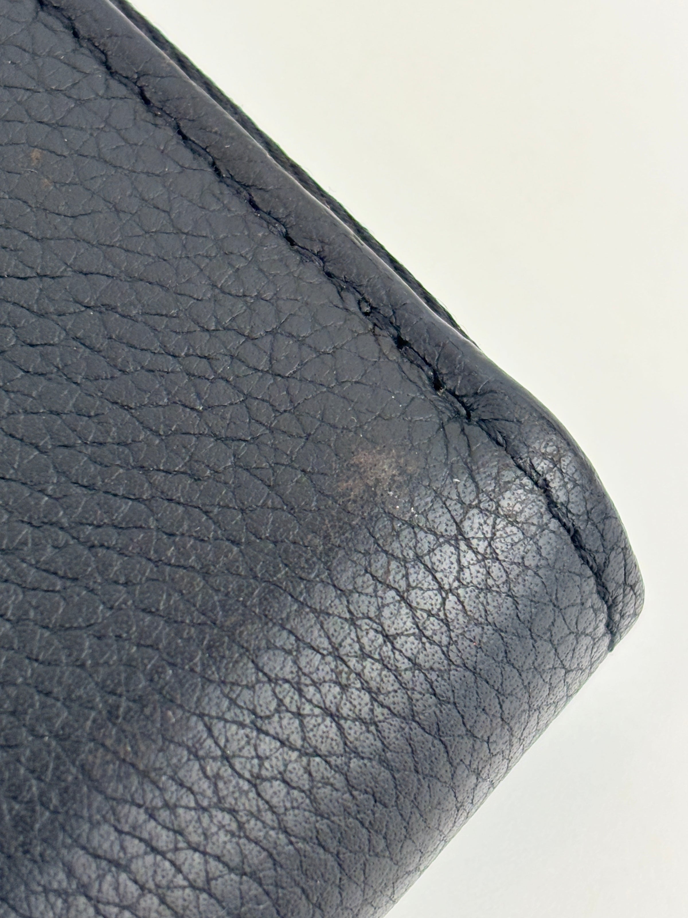 M62622 Lockme Zippy Wallet Black
