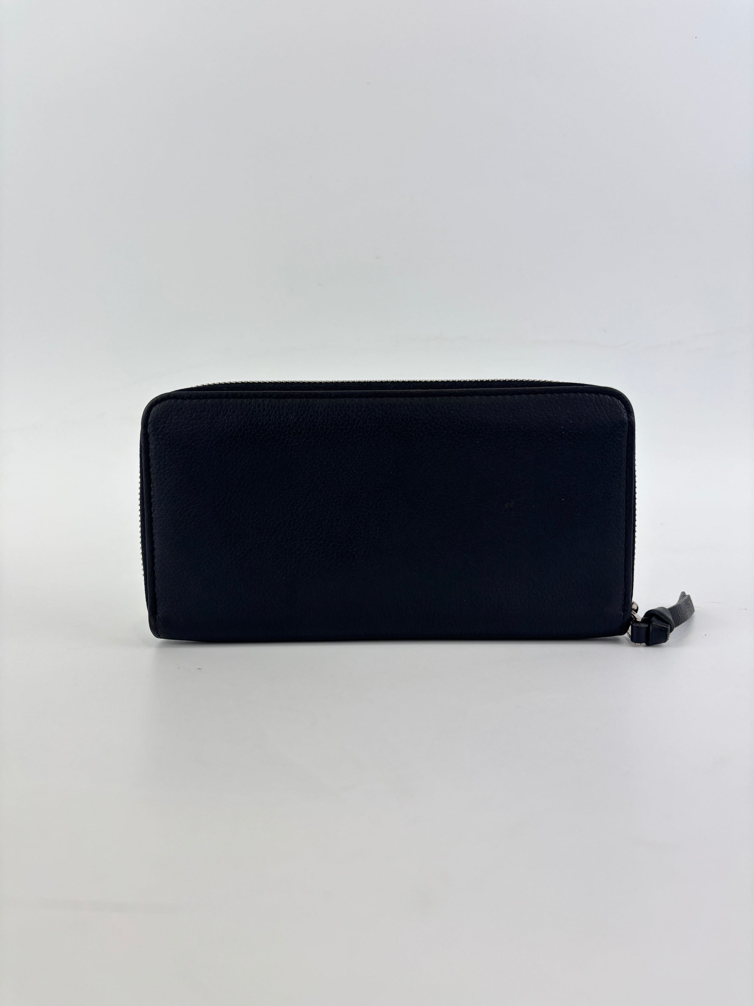 M62622 Lockme Zippy Wallet Black
