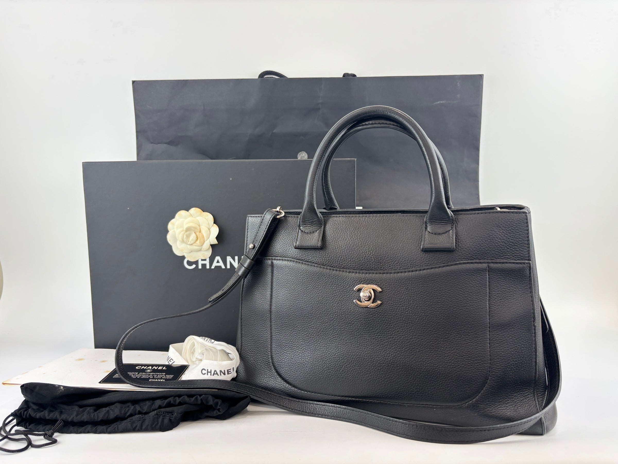 Small Neo Executive Tote Black GHW