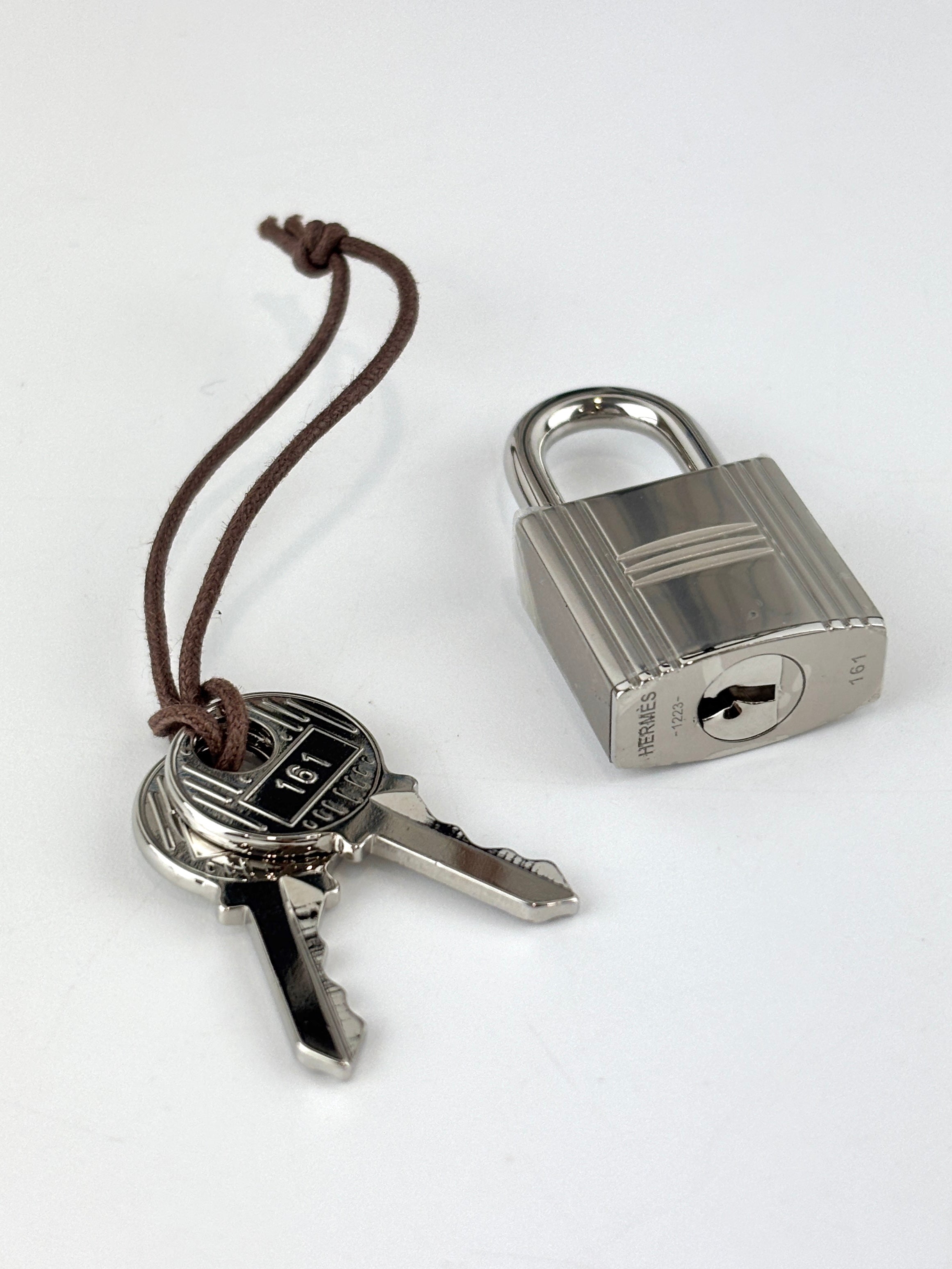 Picotin Lock 18 Broderie Couverture Carre Toile H écru / noir / fauve / noir / bleu Zanzibar - Glampot