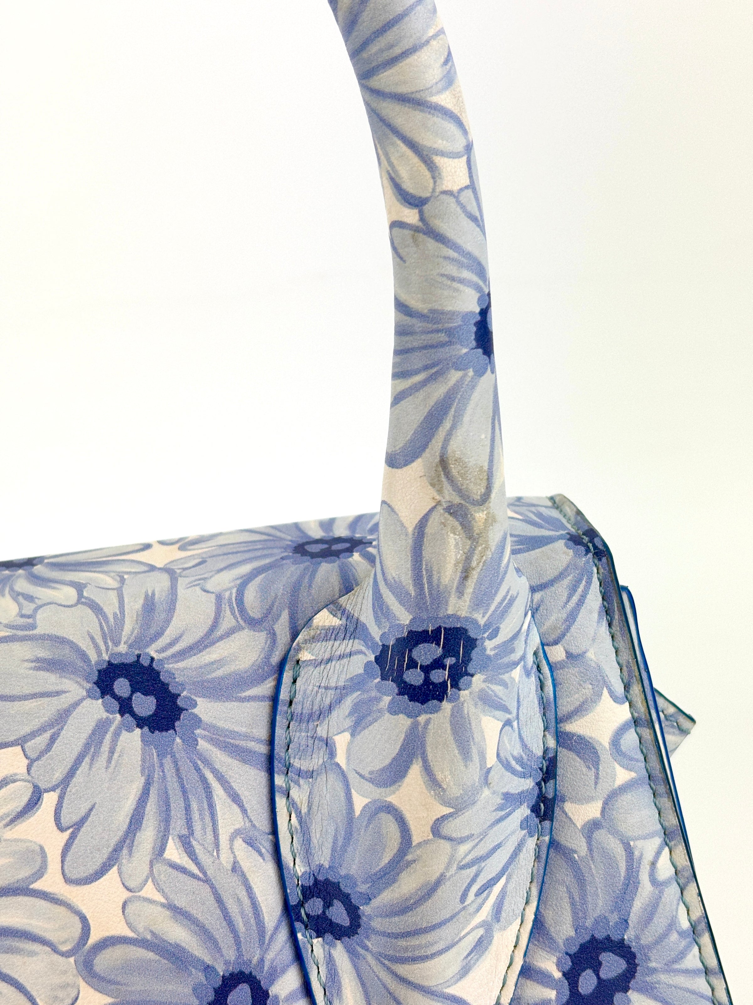 Le Grand Chiquito Bag In Print Blue Flowers