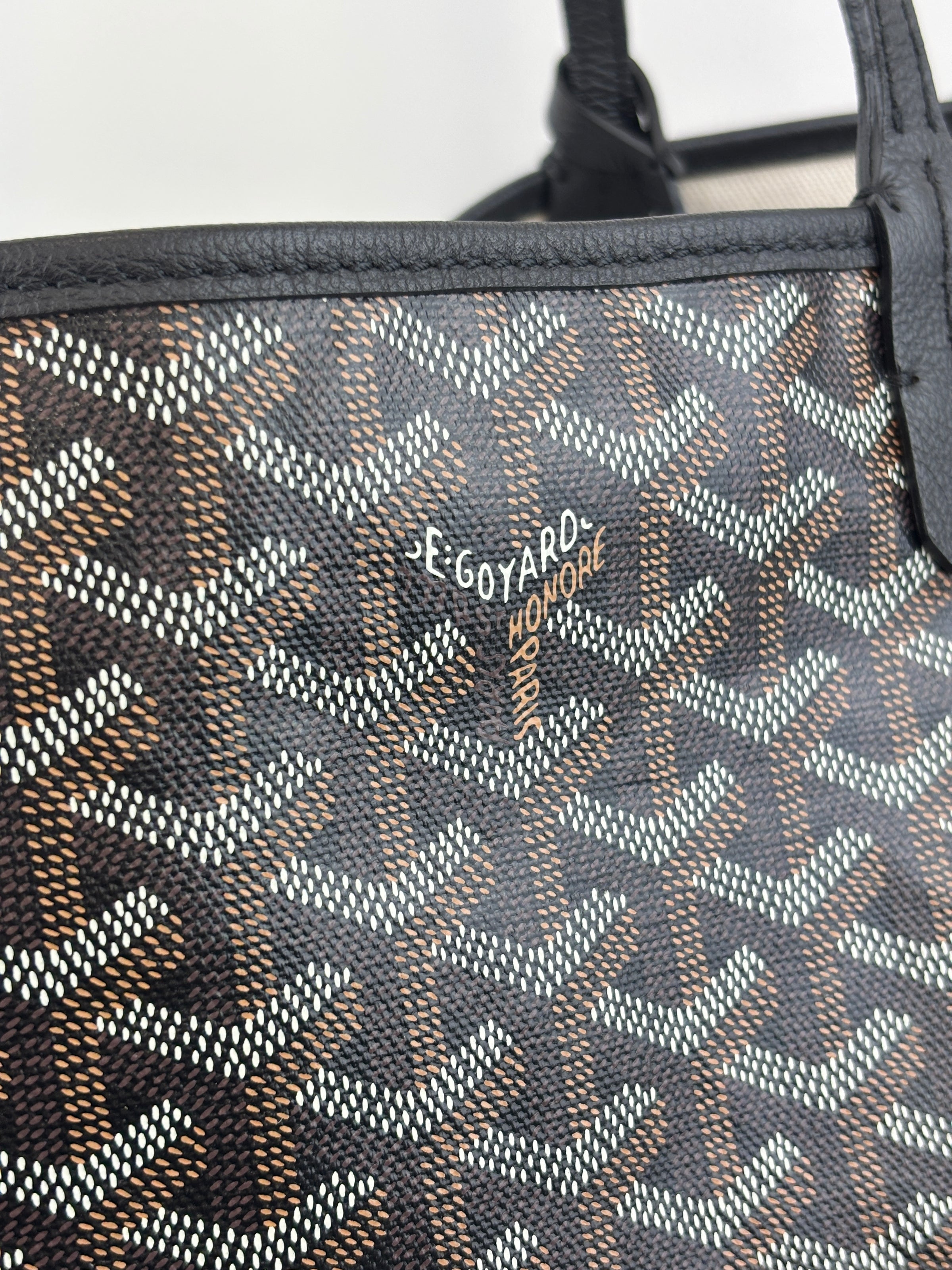 Saint Louis PM in Black