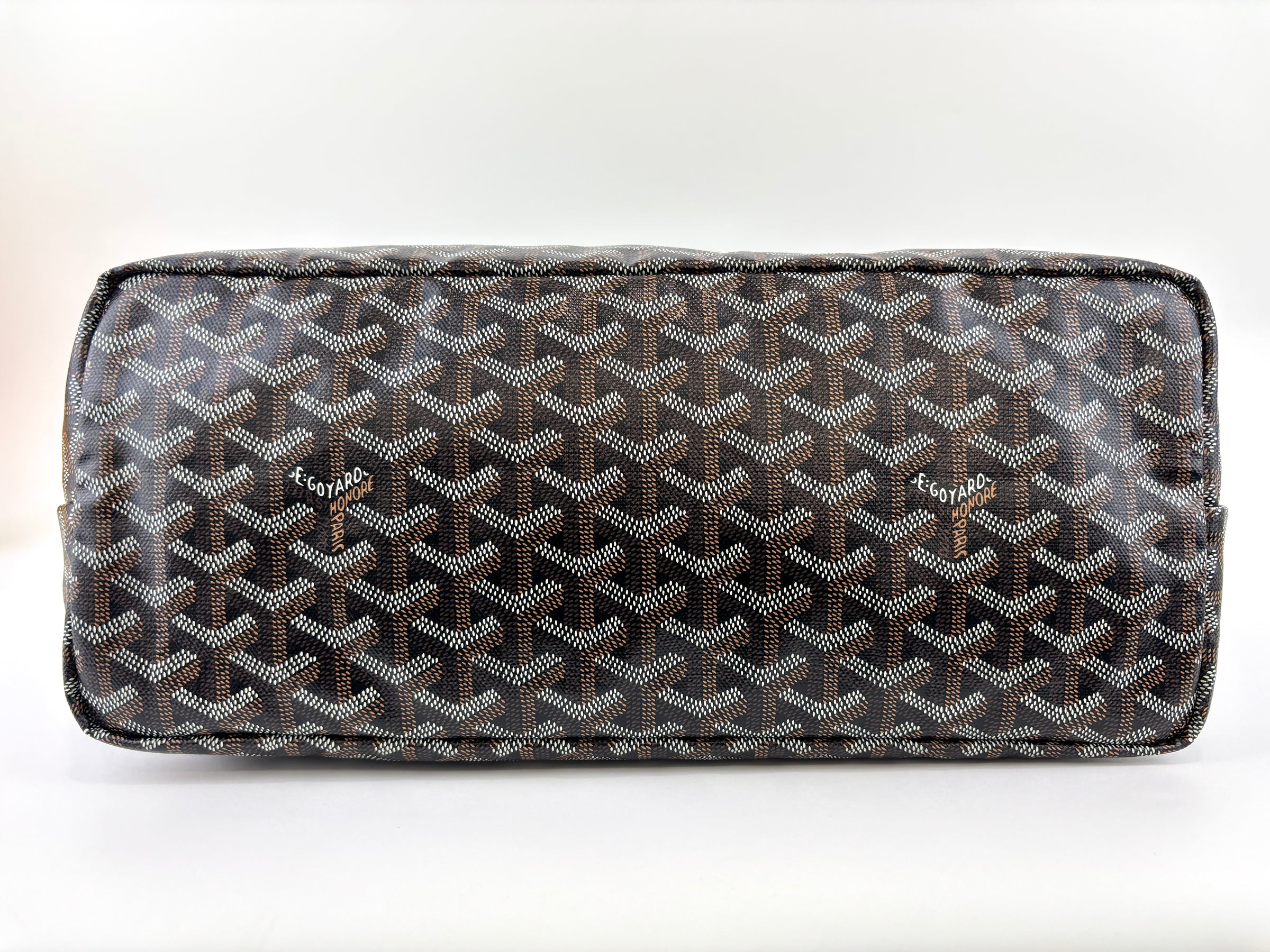 Saint Louis PM in Black