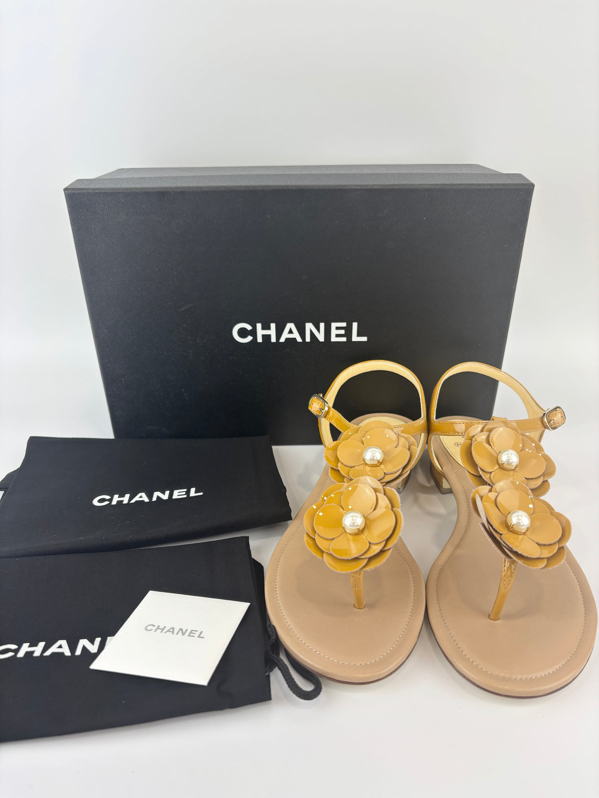 Beige Patent Leather Camellia Flower T-Strap Thong Sandals Size 37C