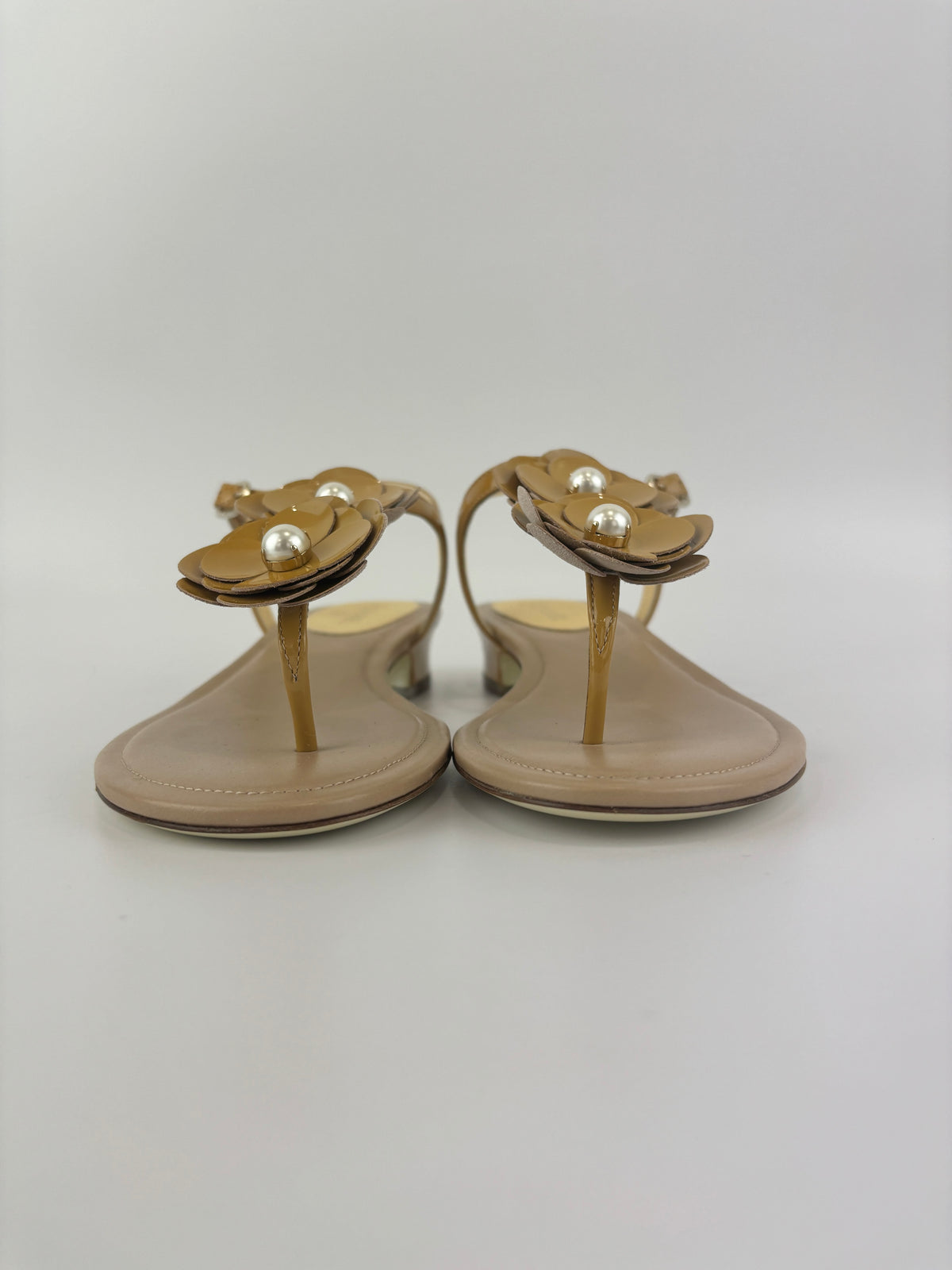 Beige Patent Leather Camellia Flower T-Strap Thong Sandals Size 37C