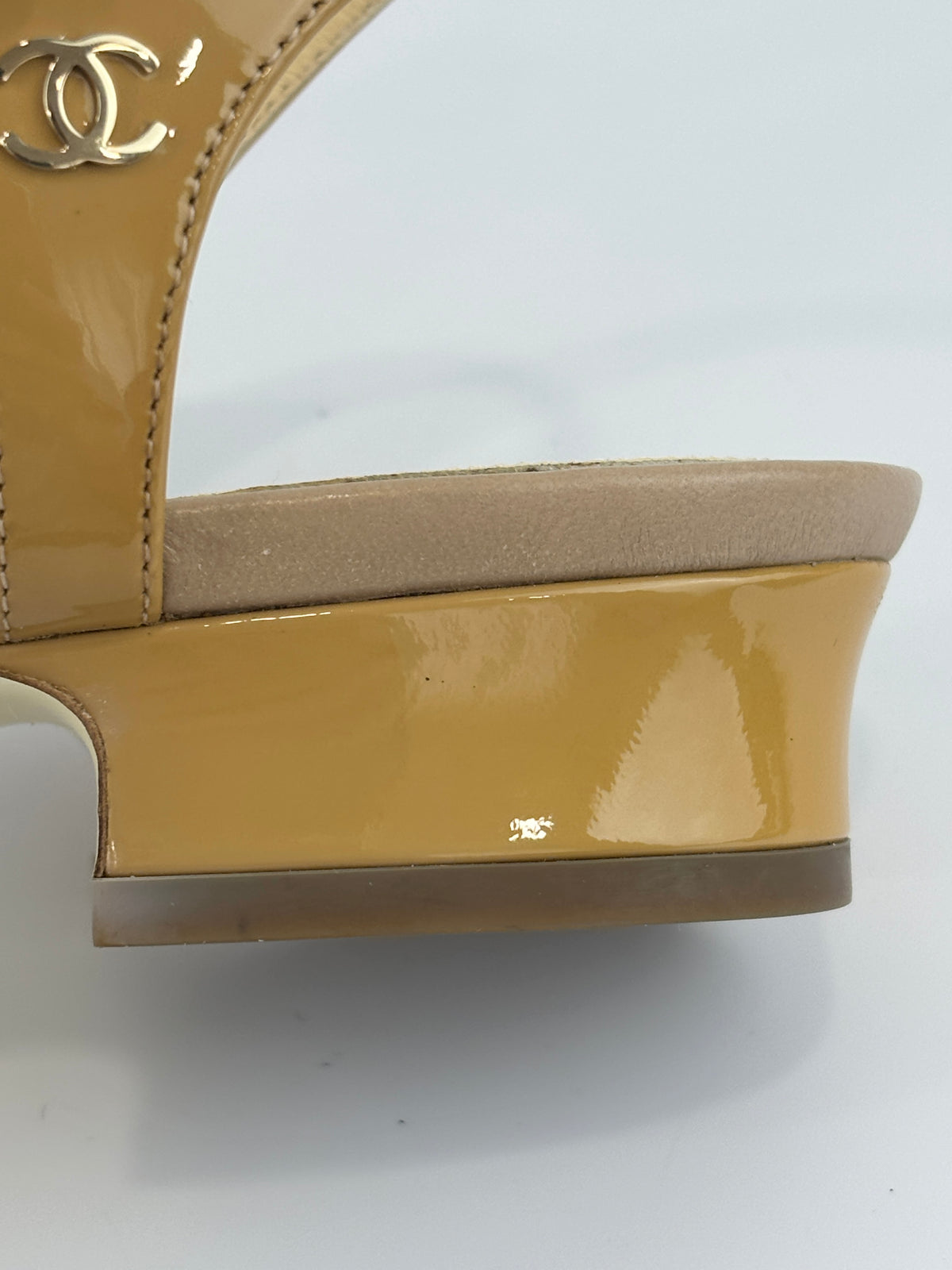 Beige Patent Leather Camellia Flower T-Strap Thong Sandals Size 37C