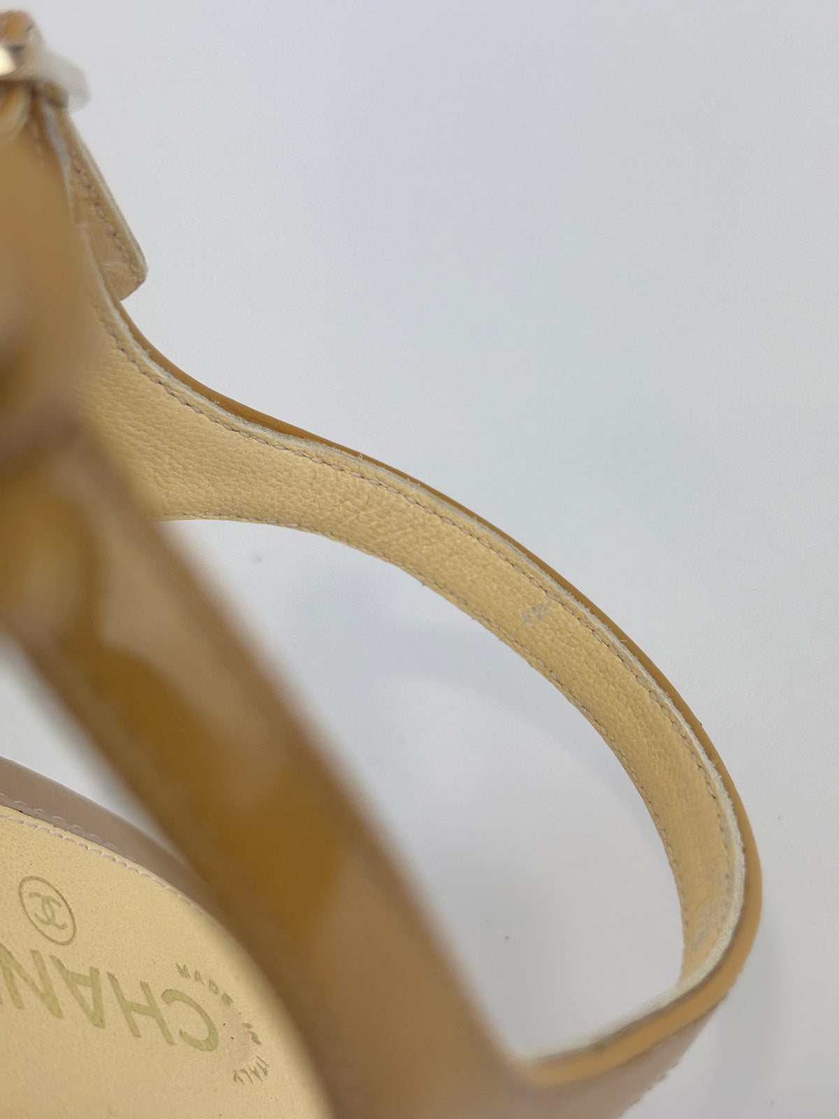 Beige Patent Leather Camellia Flower T-Strap Thong Sandals Size 37C