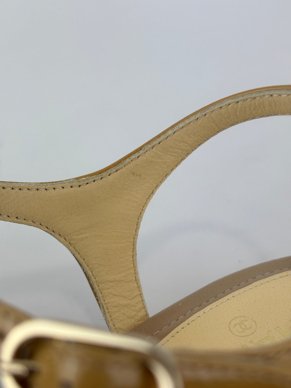 Beige Patent Leather Camellia Flower T-Strap Thong Sandals Size 37C
