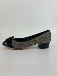 Vara Bow Accent Pumps Gold & Black Metallic Fabric Black Patent Leather Size 6D