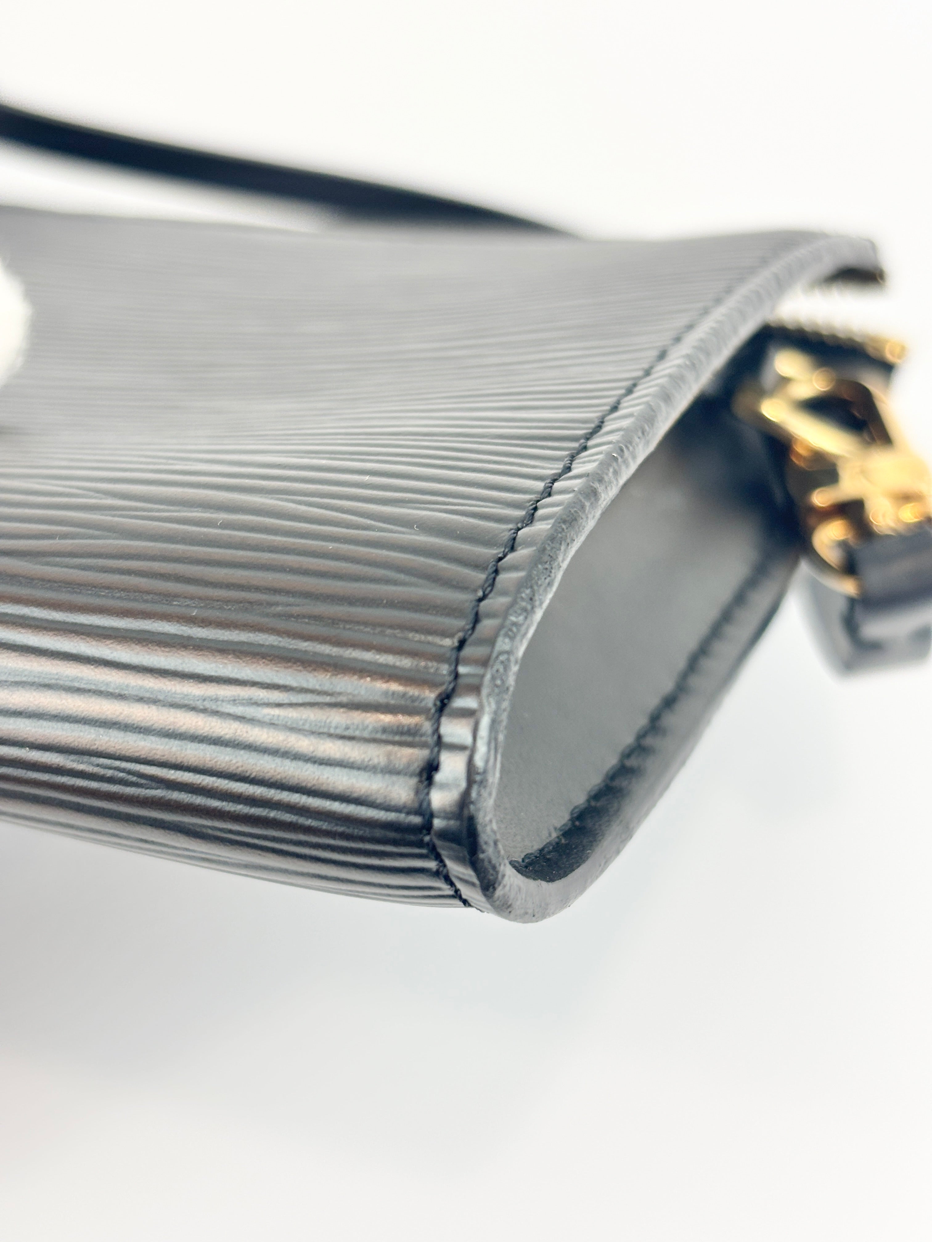 Louis Vuitton Epi Leather Pochette Accessoires Black – Glampot