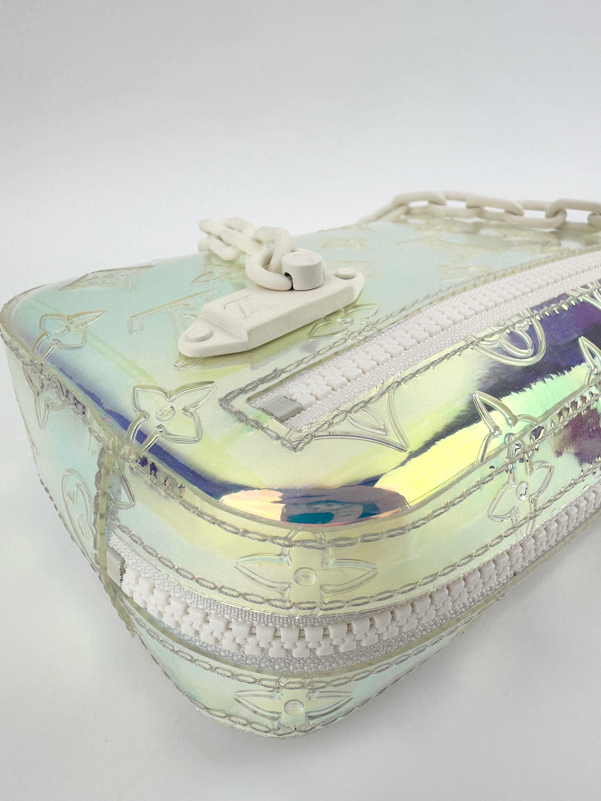 Pochette Volga Monogram Prism