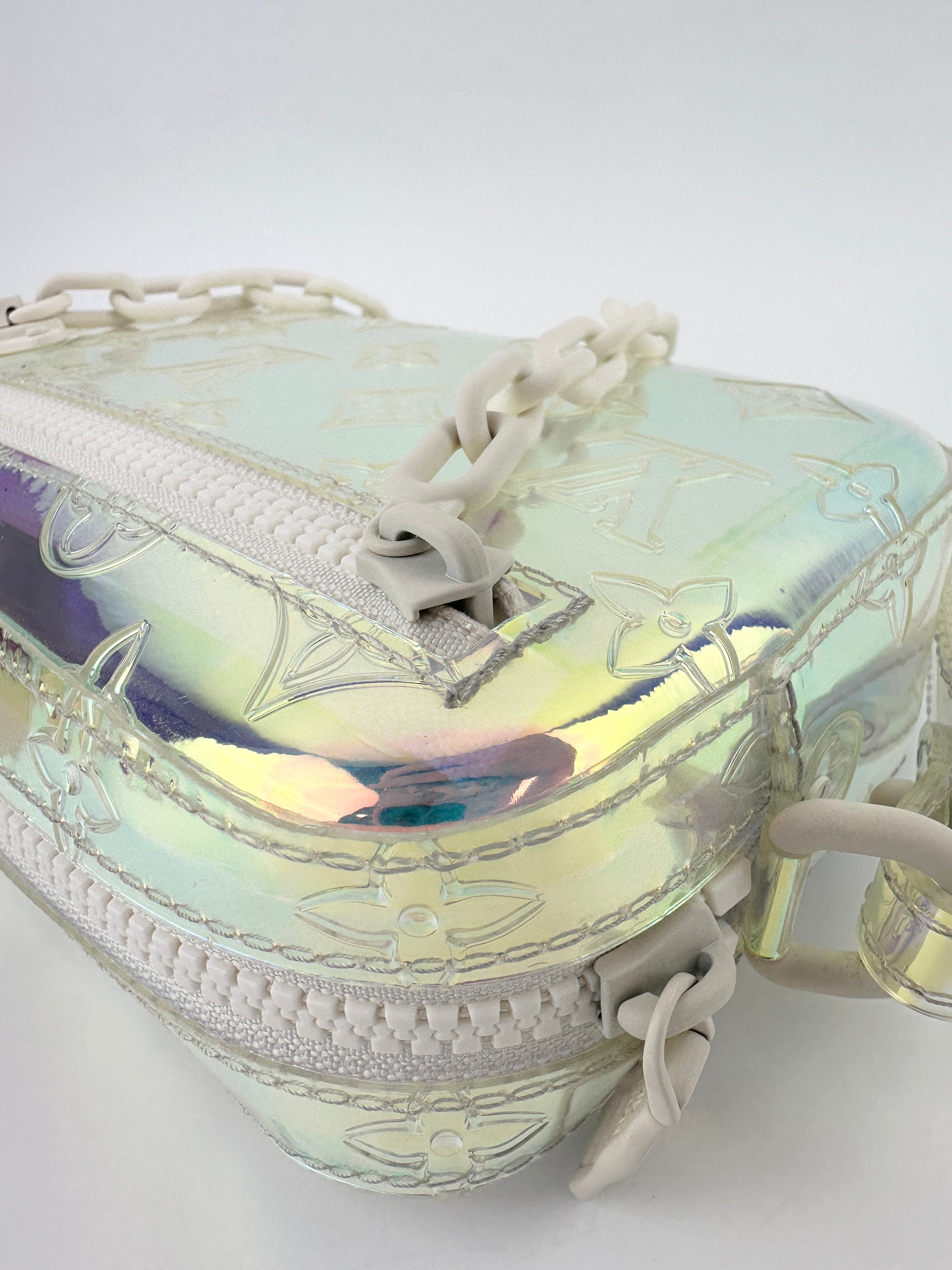 Pochette Volga Monogram Prism