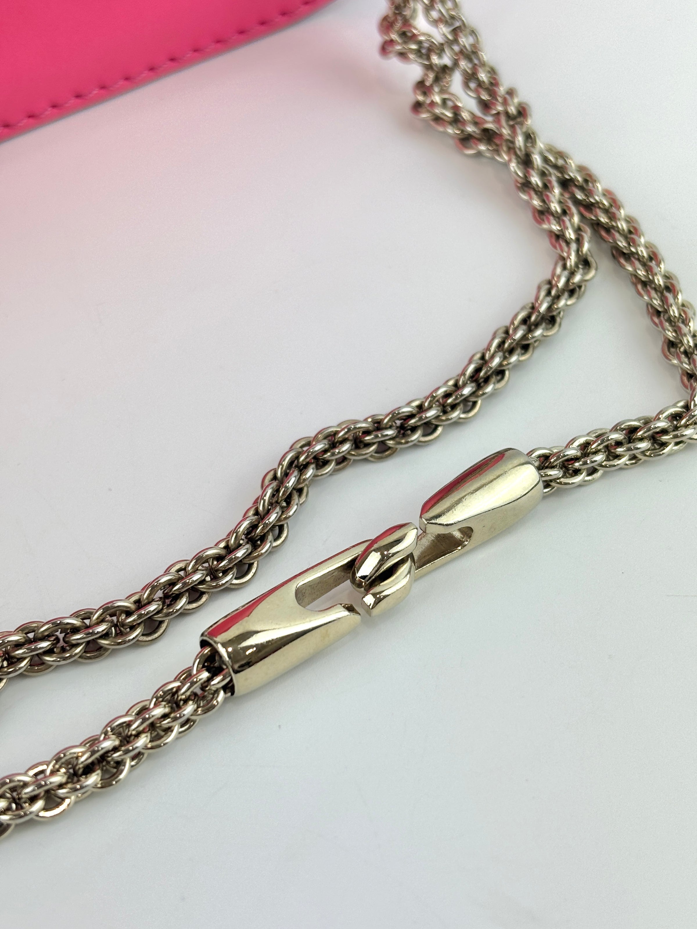 Bicolour Rockstud Glam Lock Chain Bag Neon Pink/White - Glampot