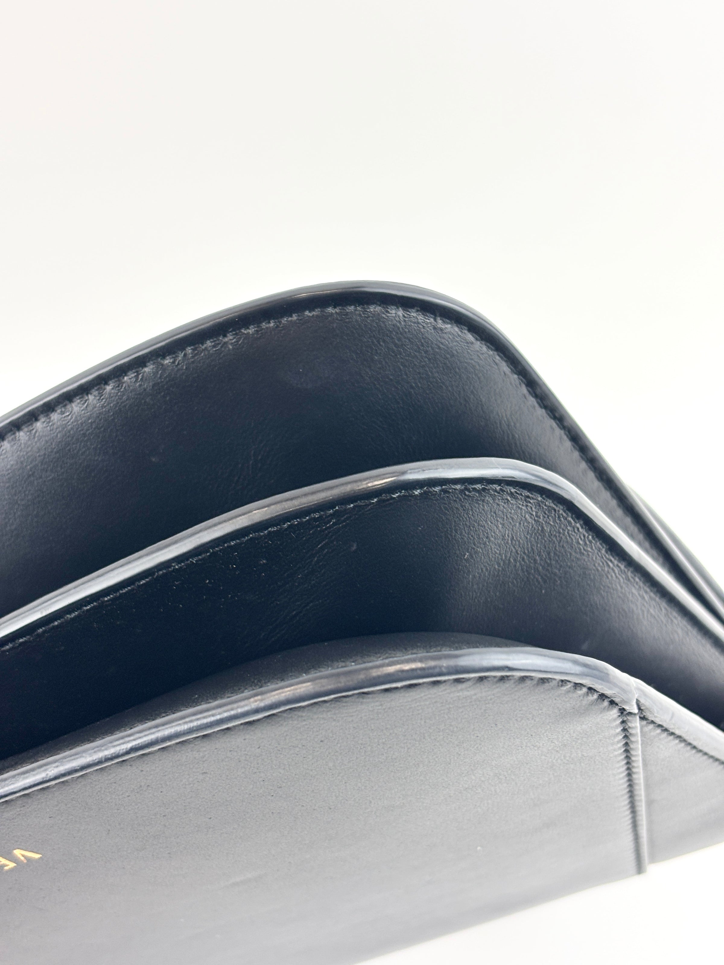 Virtus 3D Flower Small Top Handle Bag Black - Glampot