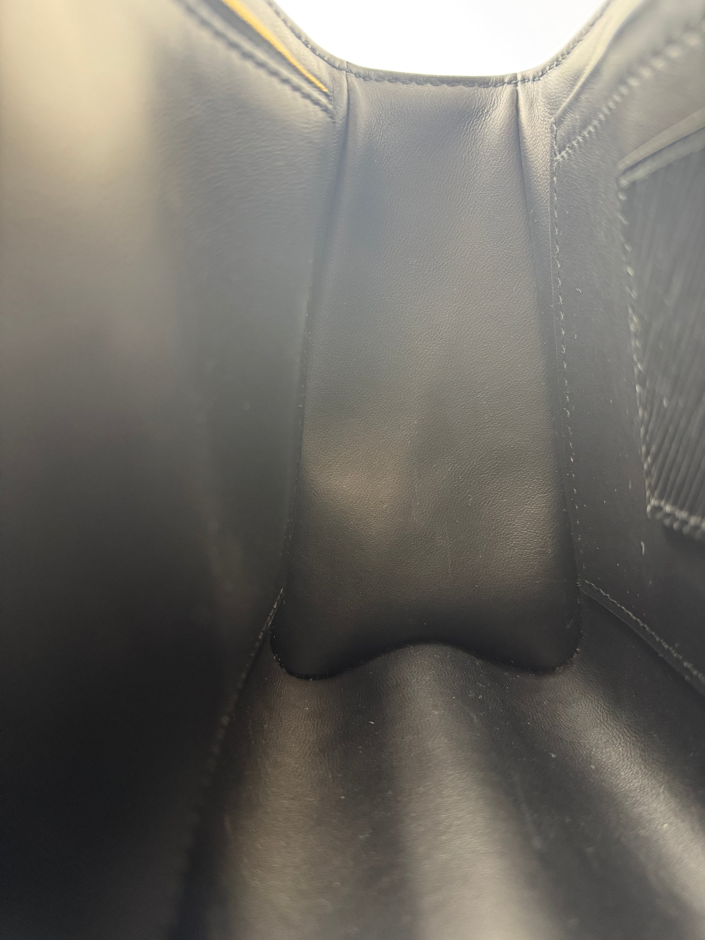 M21772 Twist MM Noir GHW