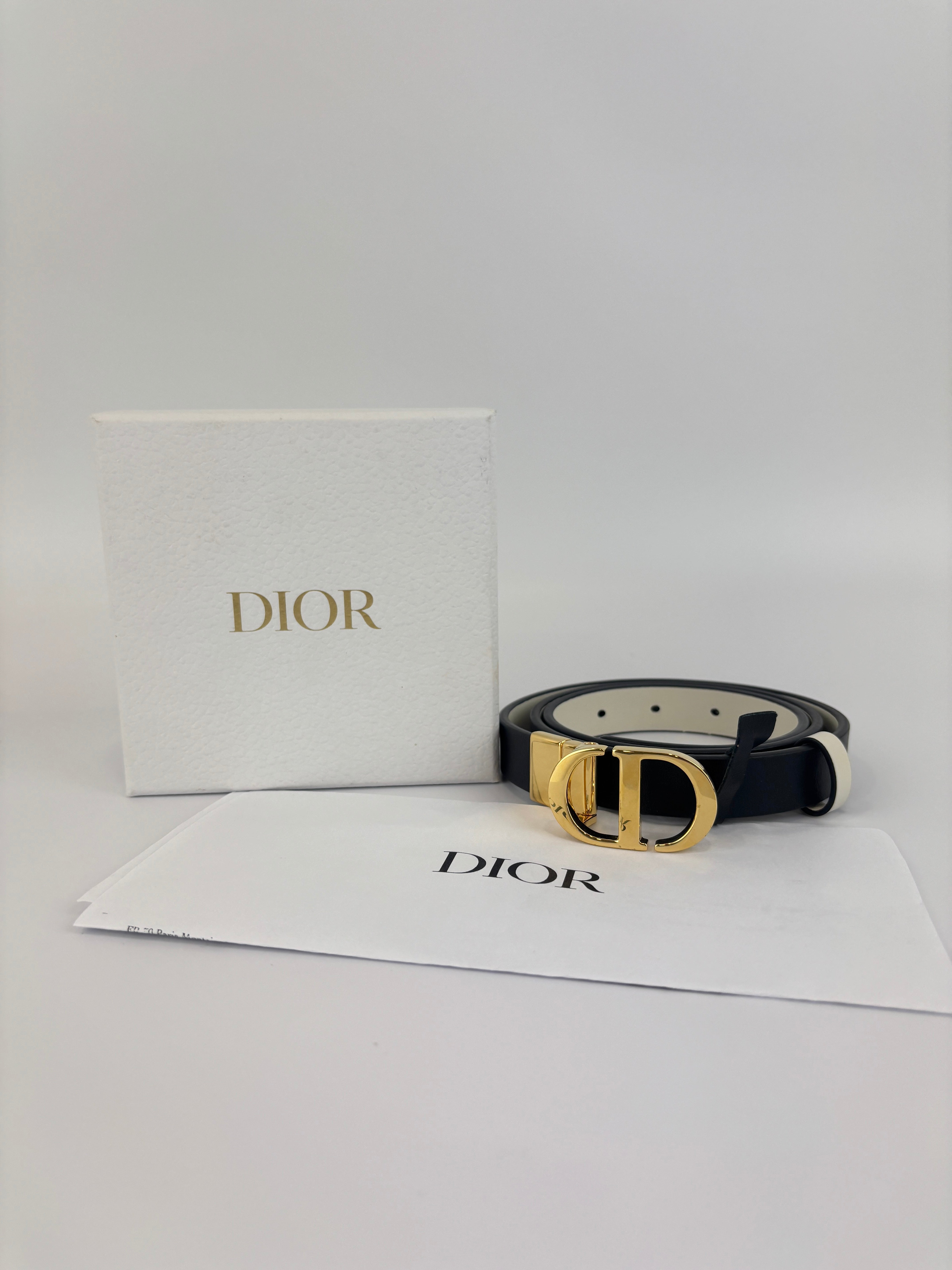 【美品】Dior ベルト MONTAIGNE ロゴ ブラック×ゴールド 85 Dior 30 Montaigne Reversible Belt Black Size 85 – Glampot