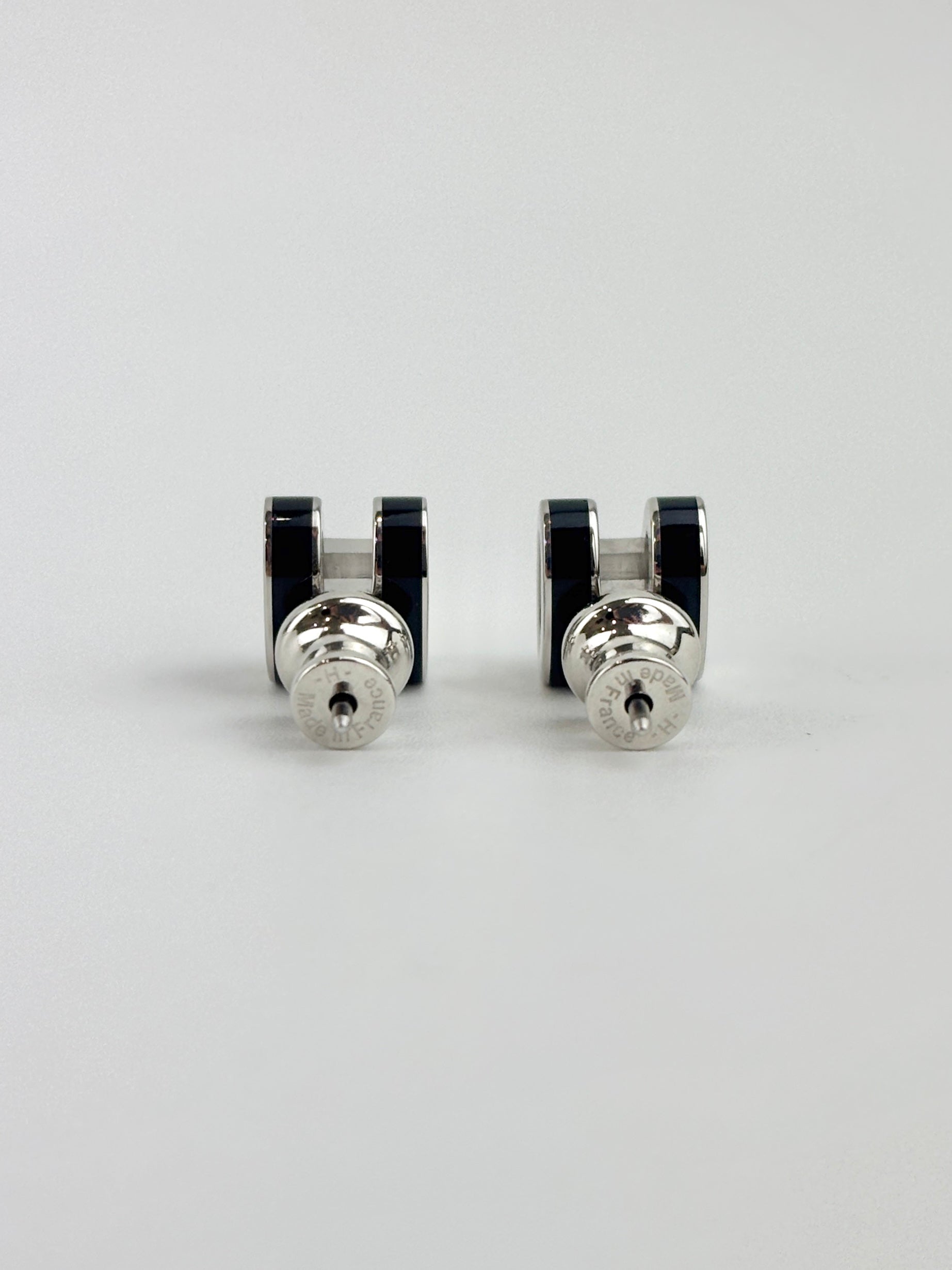 Pop H Earrings Black SHW