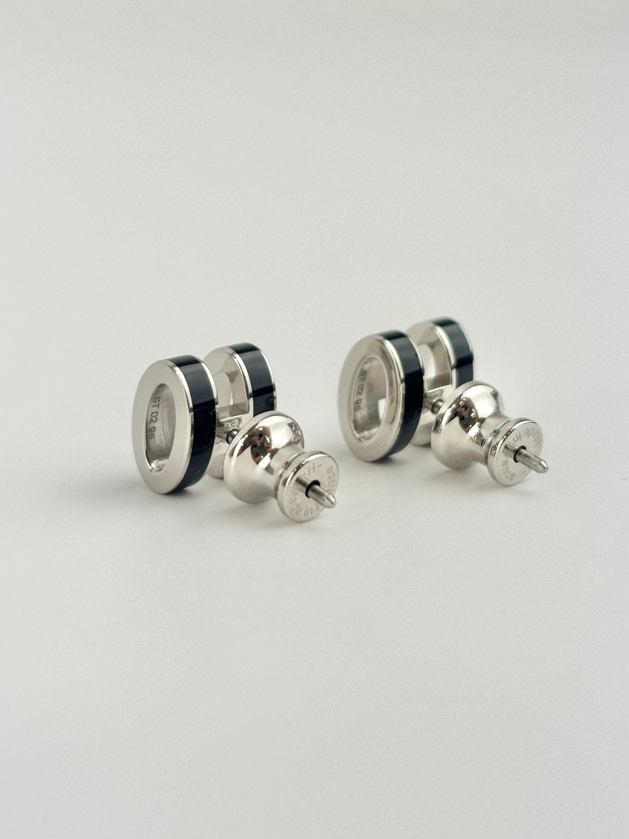 Pop H Earrings Black SHW