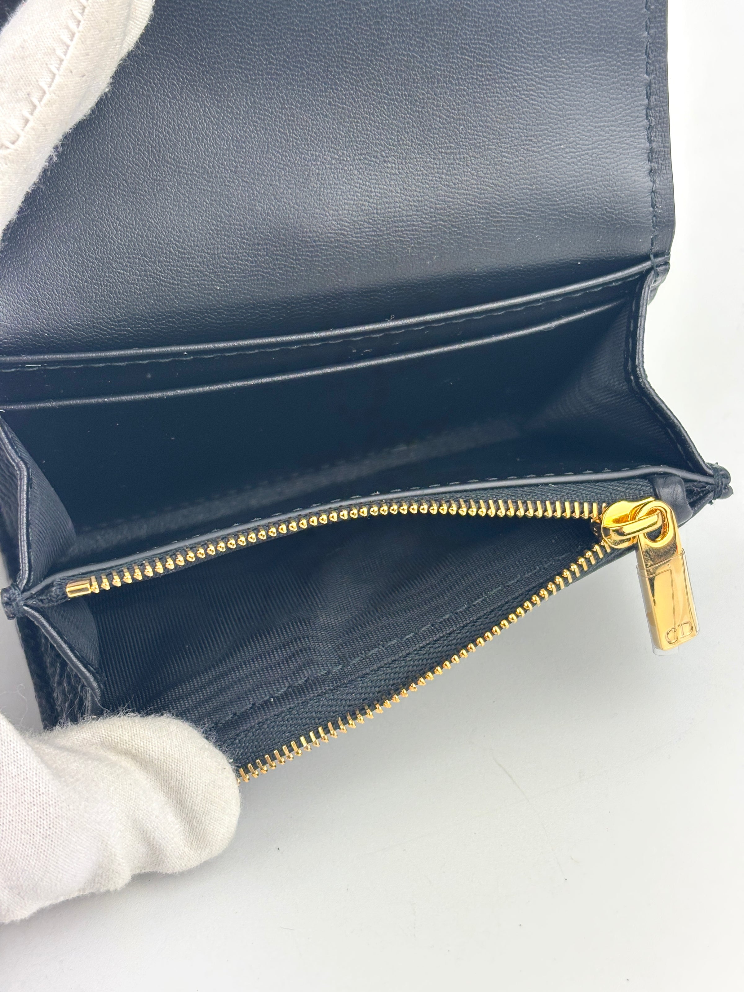 Caro Glycine Wallet Supple Cannage Calfskin in Black - Glampot