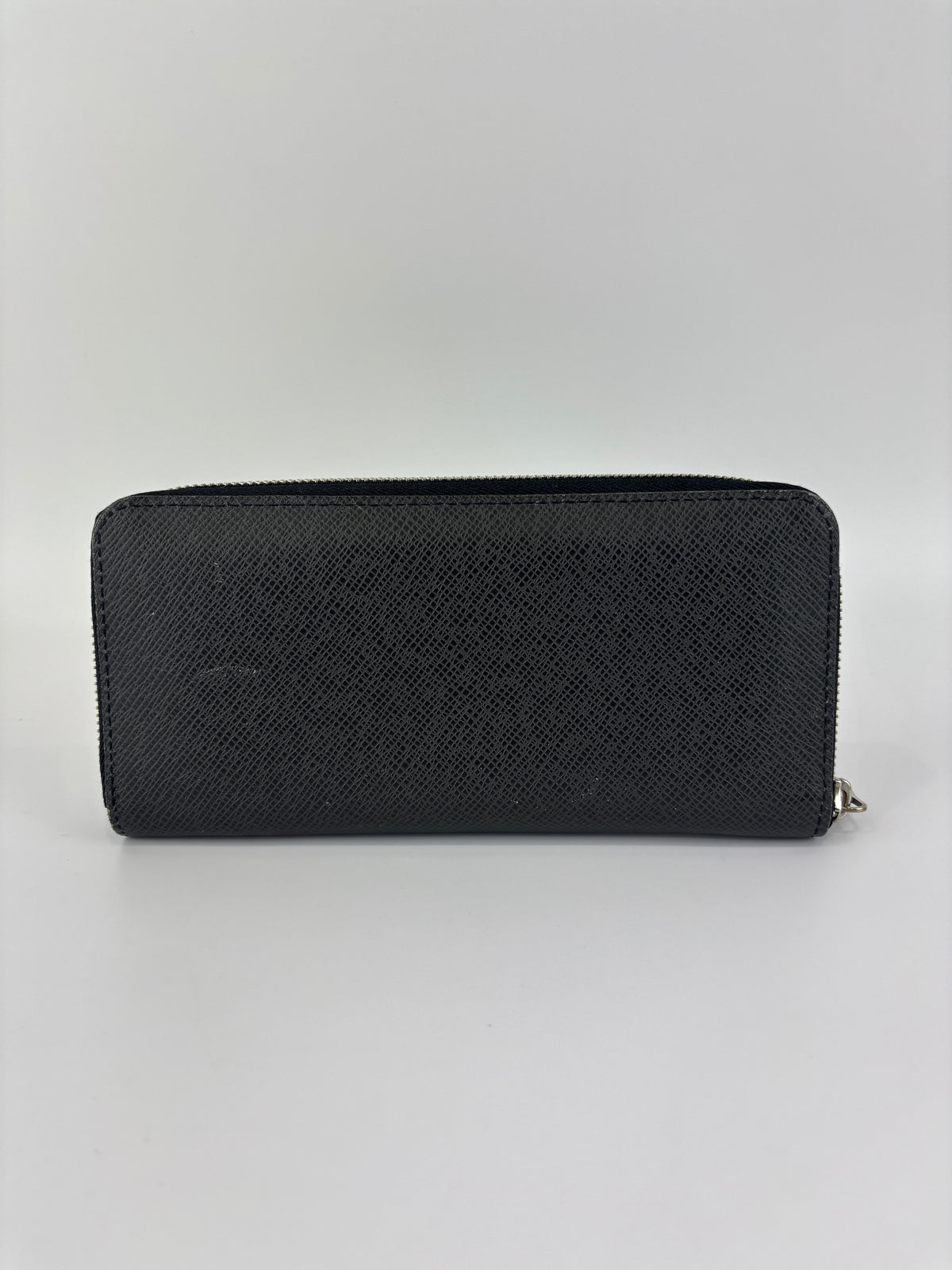 Ardoise Taiga Leather Vertical Zippy Wallet in Dark Grey