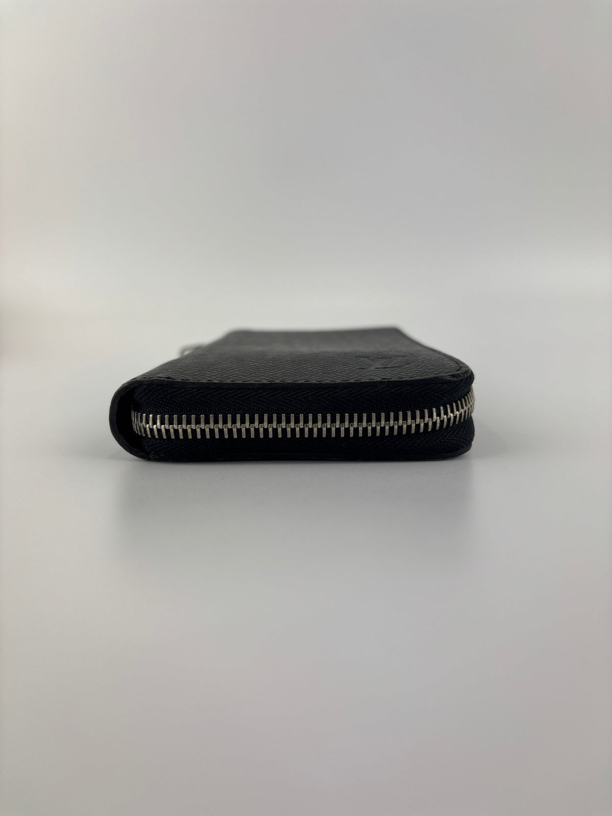Ardoise Taiga Leather Vertical Zippy Wallet in Dark Grey