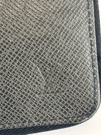 Ardoise Taiga Leather Vertical Zippy Wallet in Dark Grey