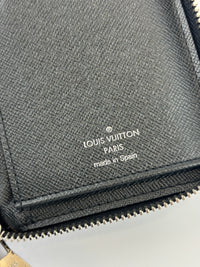 Ardoise Taiga Leather Vertical Zippy Wallet in Dark Grey