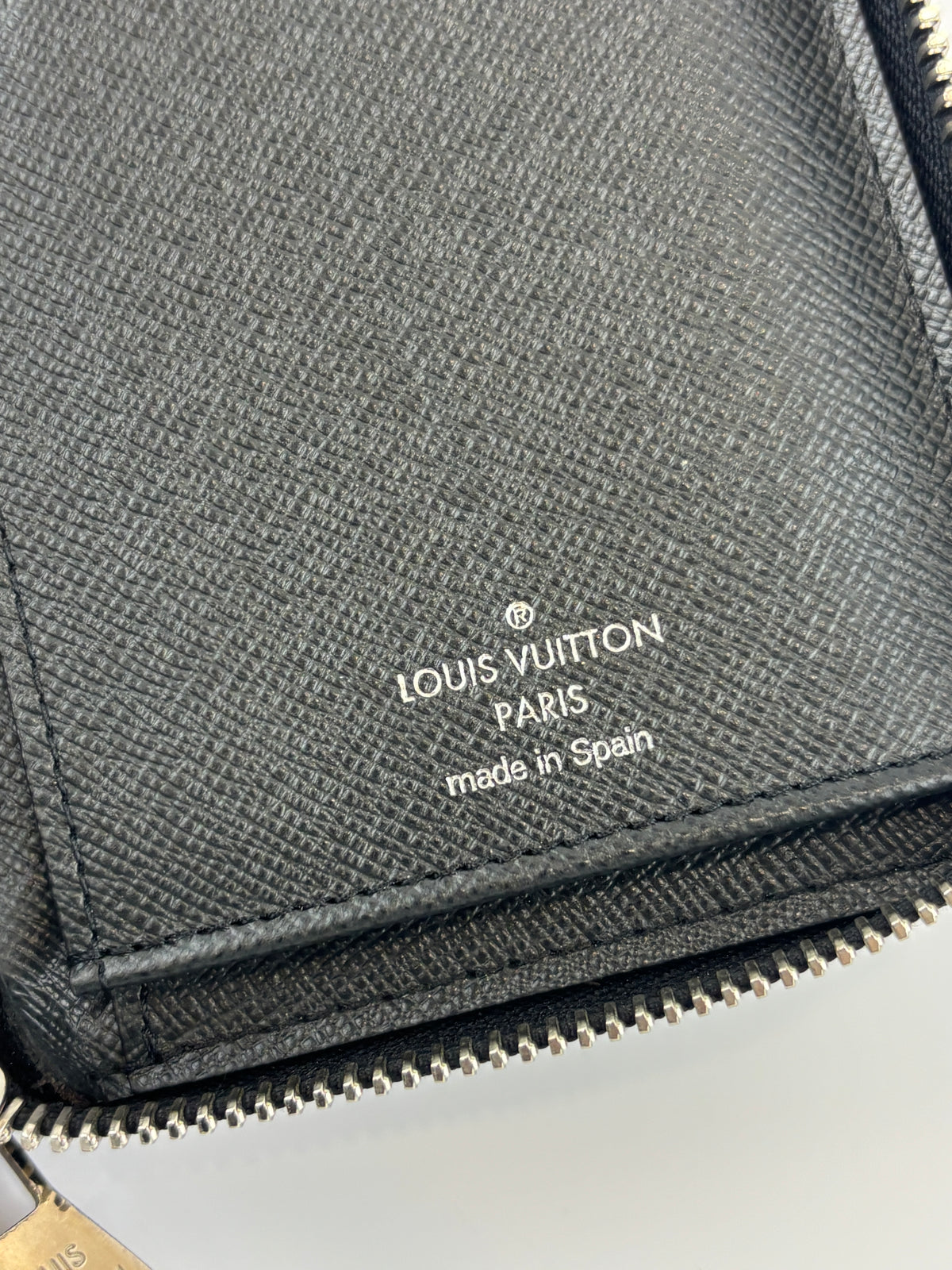 Ardoise Taiga Leather Vertical Zippy Wallet in Dark Grey