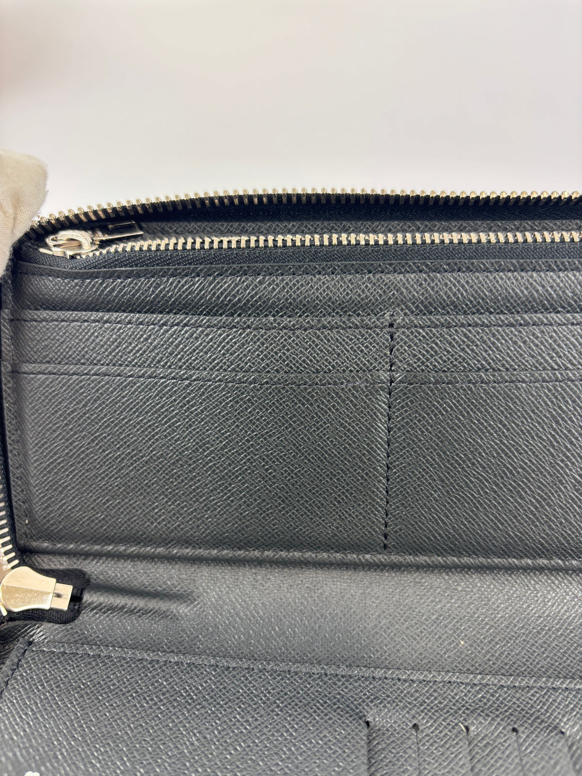 Ardoise Taiga Leather Vertical Zippy Wallet in Dark Grey