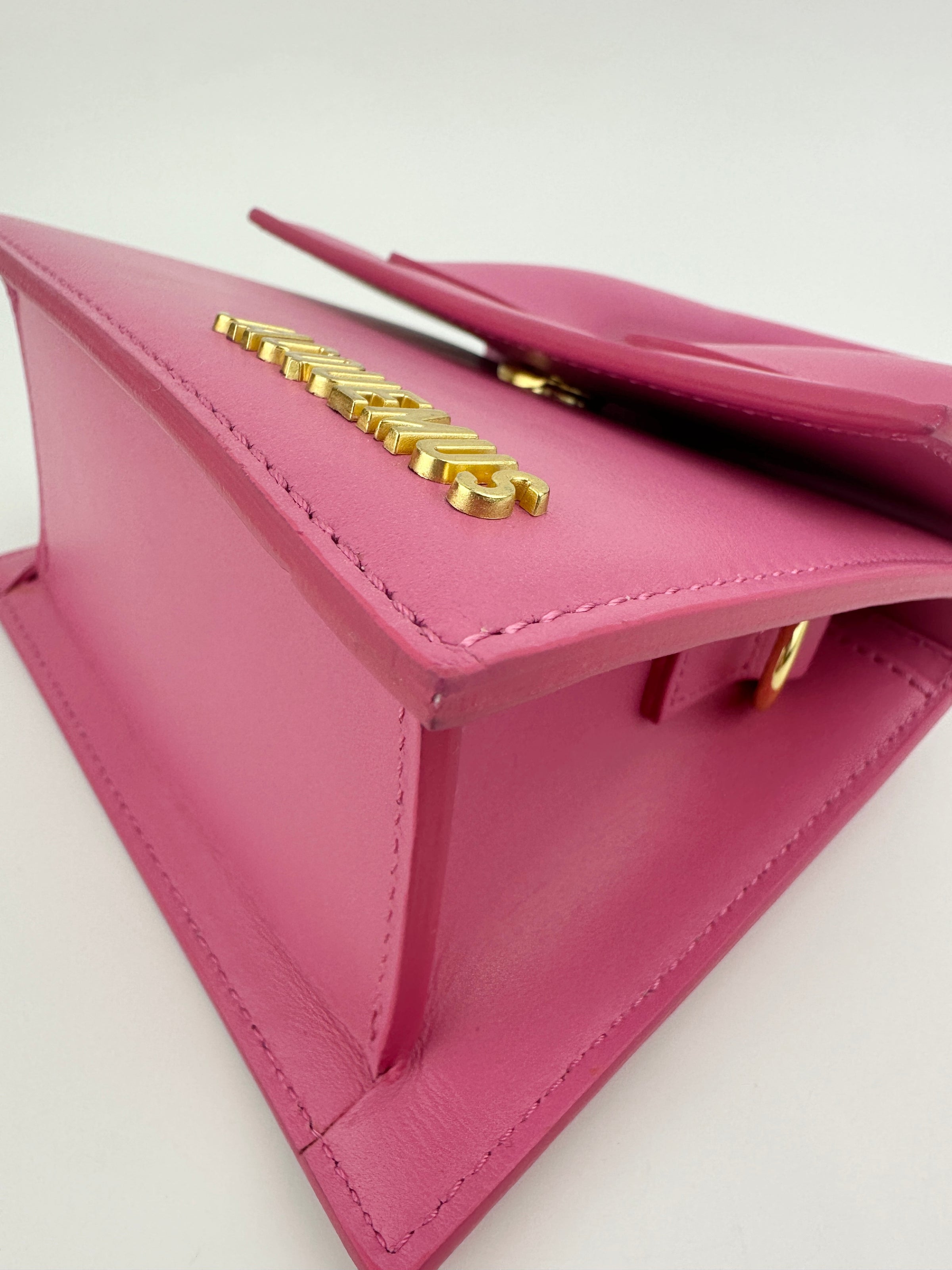 Le Chiquito Moyen Neon Pink Bag