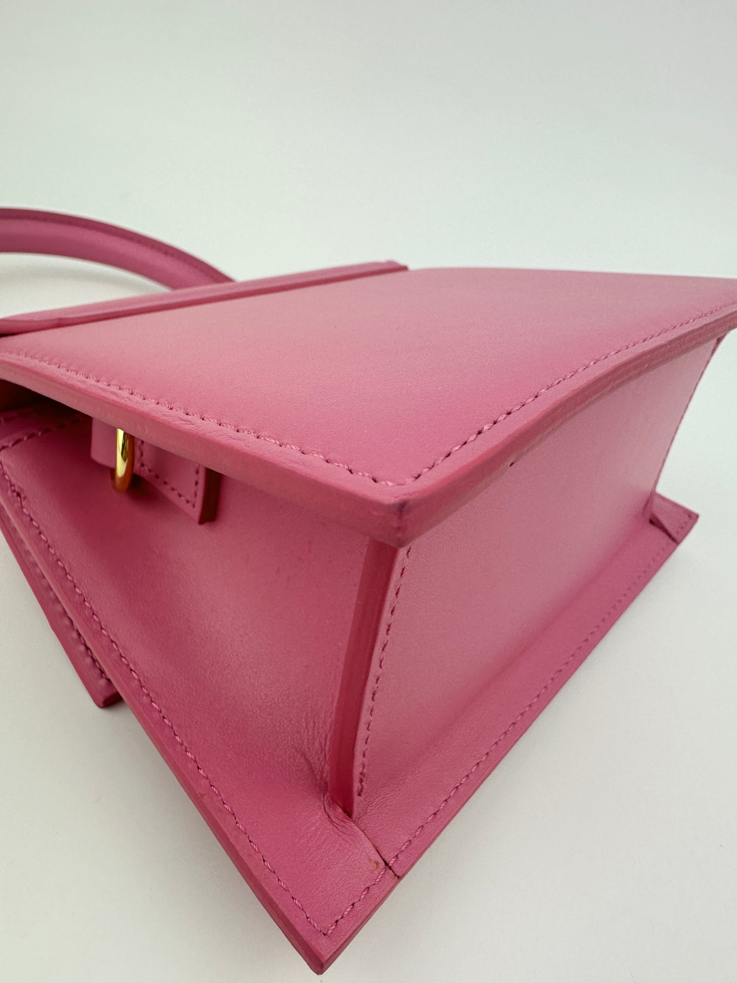 Le Chiquito Moyen Neon Pink Bag
