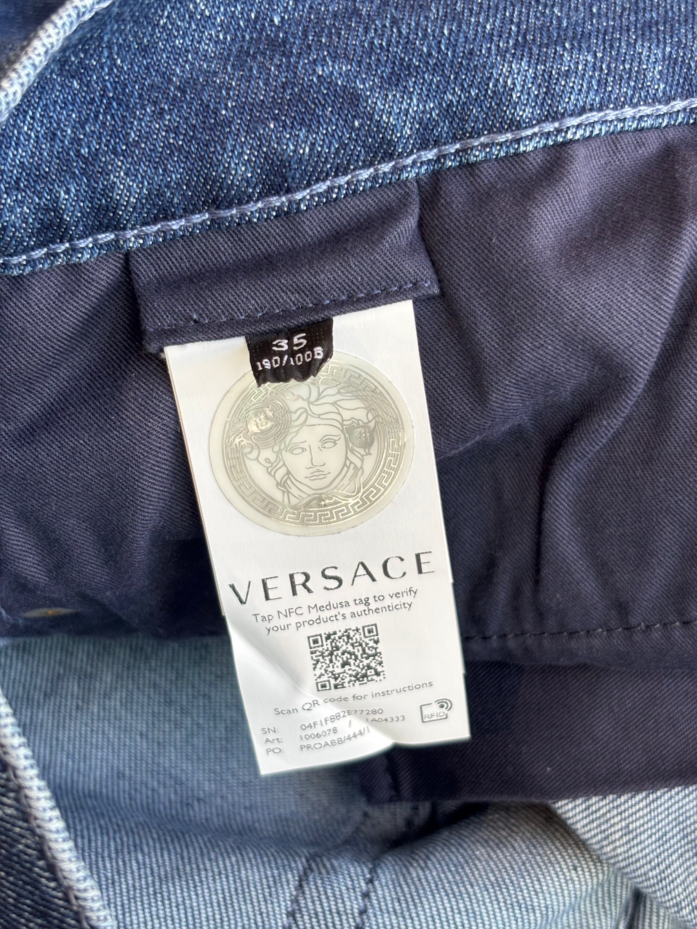 Man's Blue Denim Jeans With Medusa Detail 1006078 | Size 36 | 190/104B - Glampot