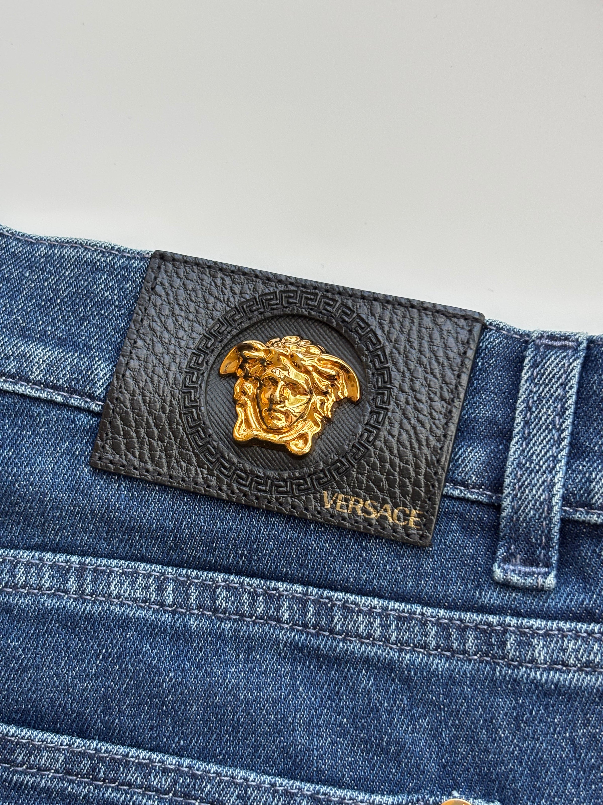 Man's Blue Denim Jeans With Medusa Detail 1006078 | Size 36 | 190/104B - Glampot