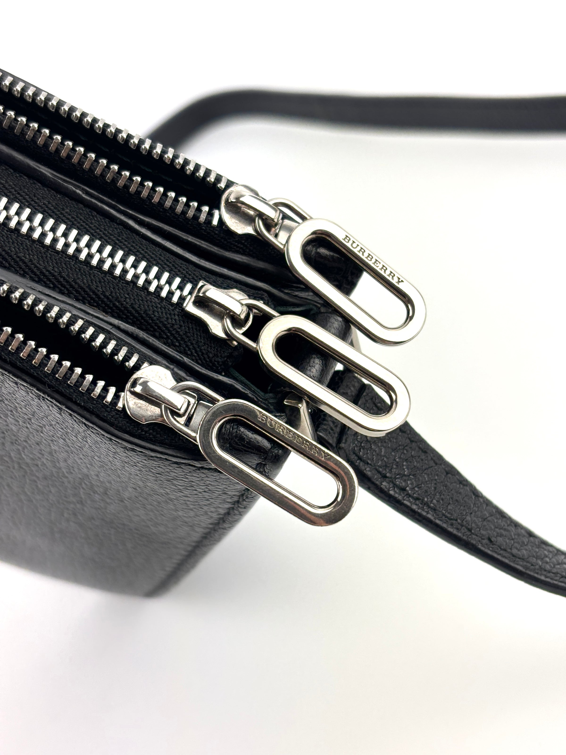 Penhurst D-Ring Triple Zip Crossbody Bag Grainy Goatskin Black - Glampot
