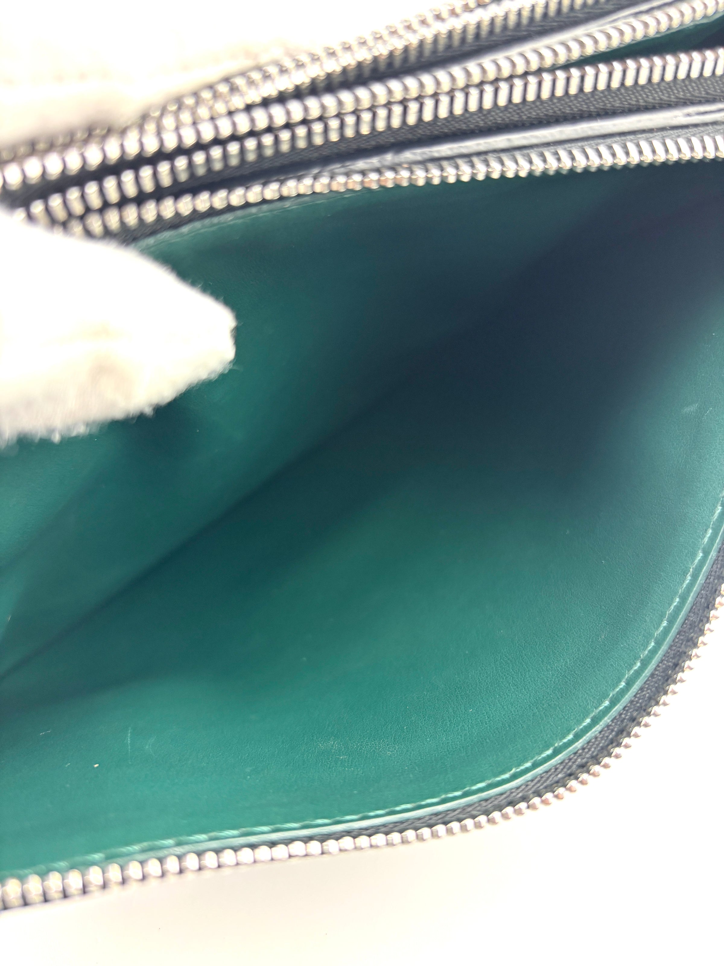 Penhurst D-Ring Triple Zip Crossbody Bag Grainy Goatskin Black - Glampot