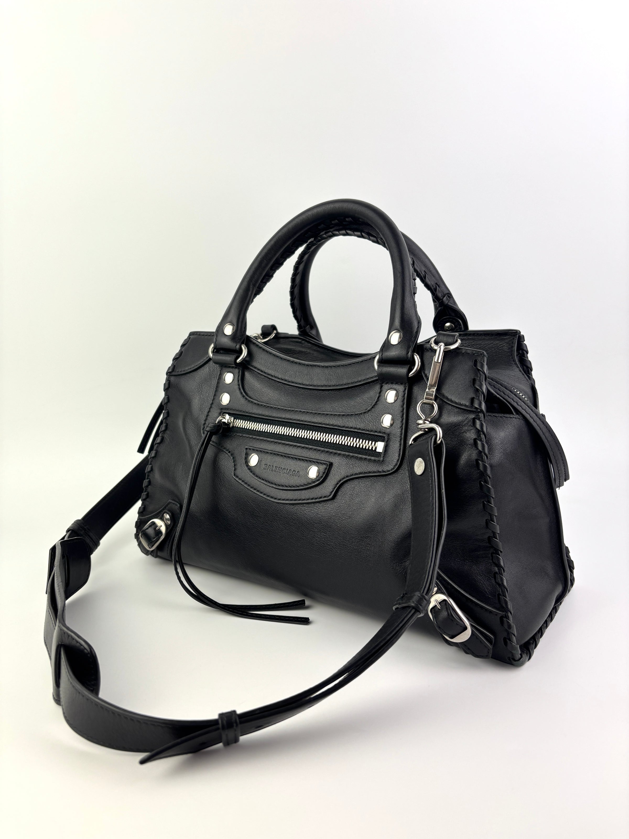 765353 Neo Classic City Small Black