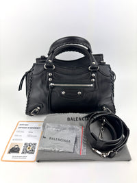 765353 Neo Classic City Small Black